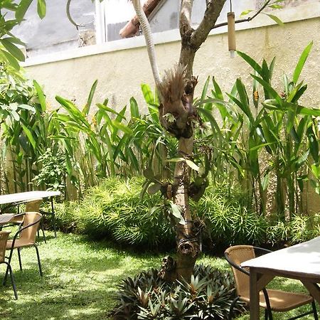 Sugiras Living Hotell Denpasar Exteriör bild