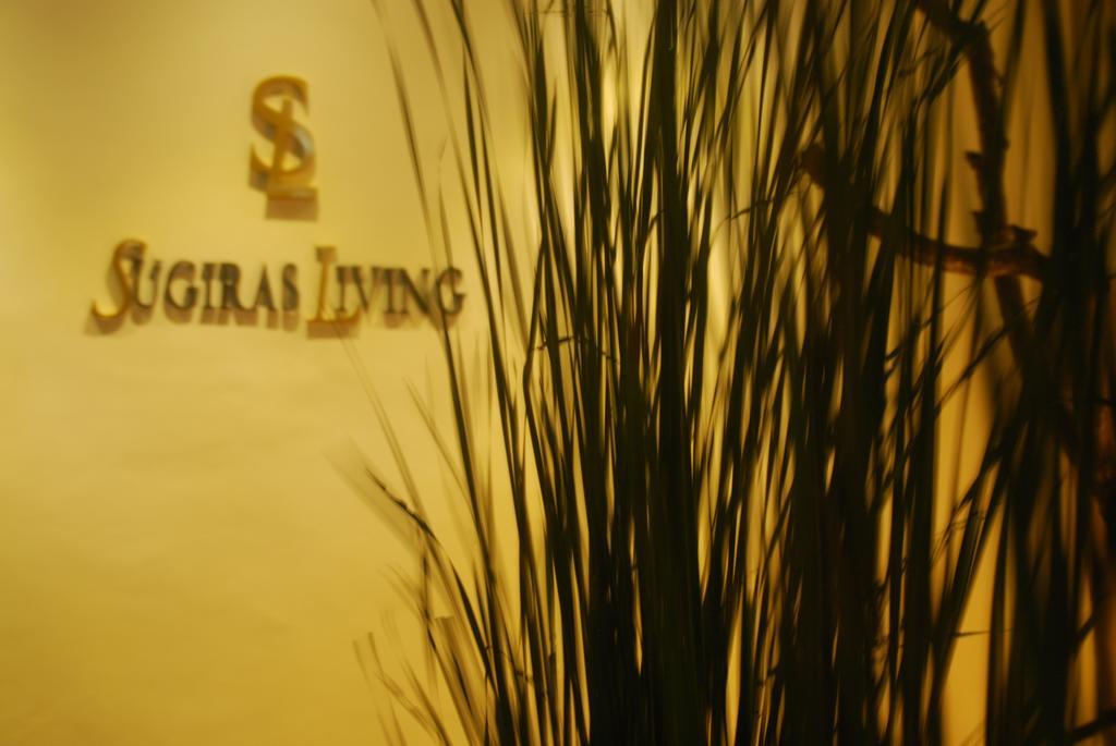 Sugiras Living Hotell Denpasar Exteriör bild