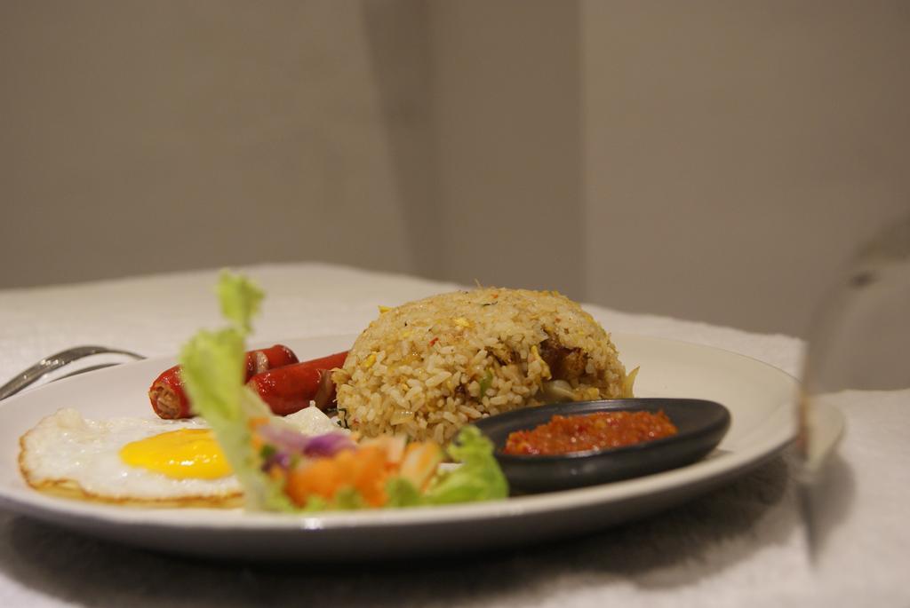 Sugiras Living Hotell Denpasar Exteriör bild