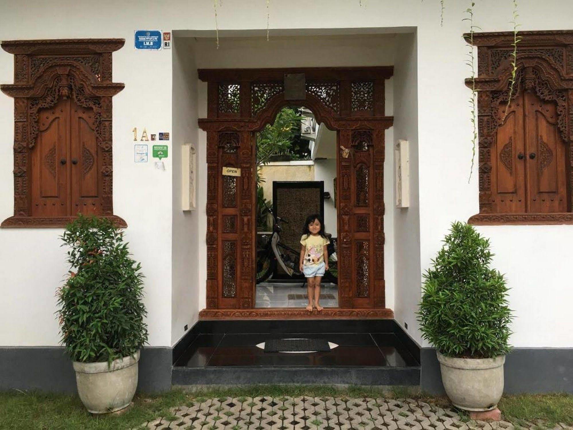 Sugiras Living Hotell Denpasar Exteriör bild
