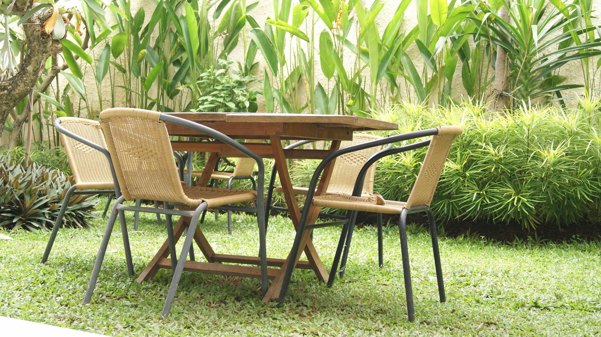 Sugiras Living Hotell Denpasar Exteriör bild