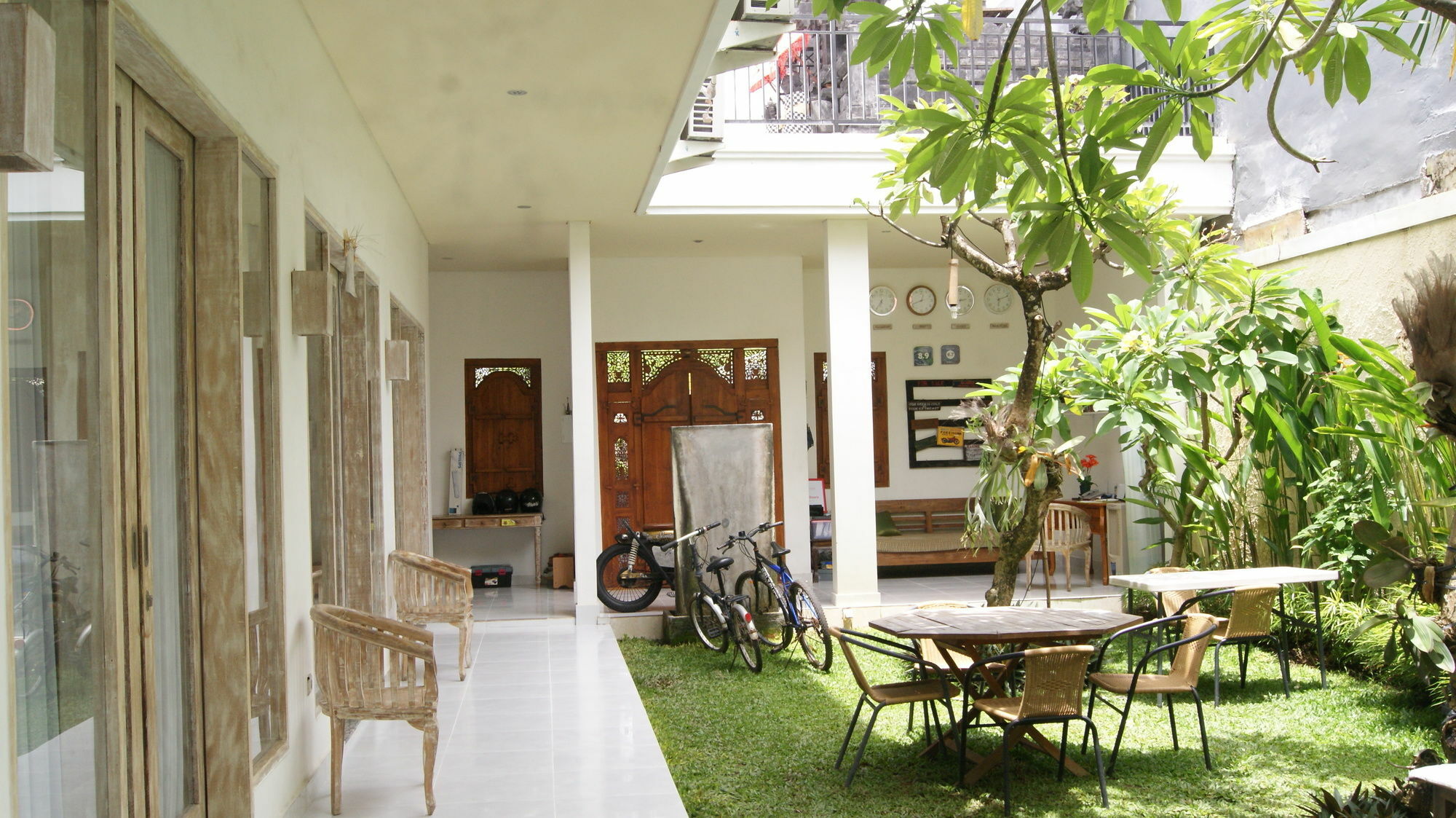 Sugiras Living Hotell Denpasar Exteriör bild